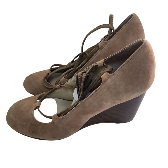 Adrienne Vittadini NEW Smily Tan Suede Ankle Wrap Wedge Shoes Size 8.5M - Picture 3 of 8